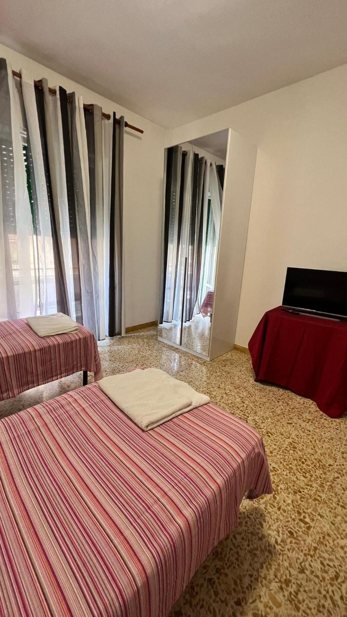 Jr-Escanio Ancona Ngoại thất bức ảnh